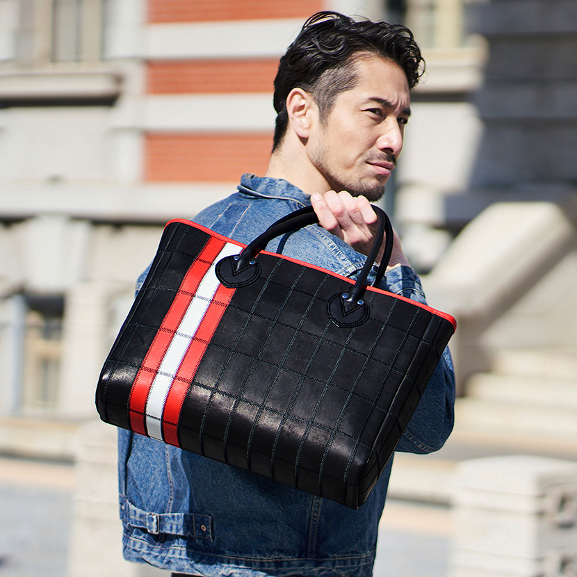 ミニバッグチャームプレゼント！春のノベルティフェア – 革・レザー