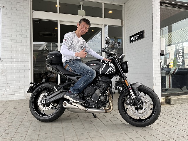 納車御礼】トライデント660/マットジェットブラックマットシルバー