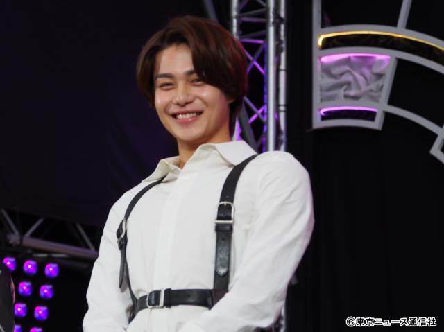 仮面ライダーゼッツ」制作発表で今井竜太郎が変身ポーズを初披露！ 新