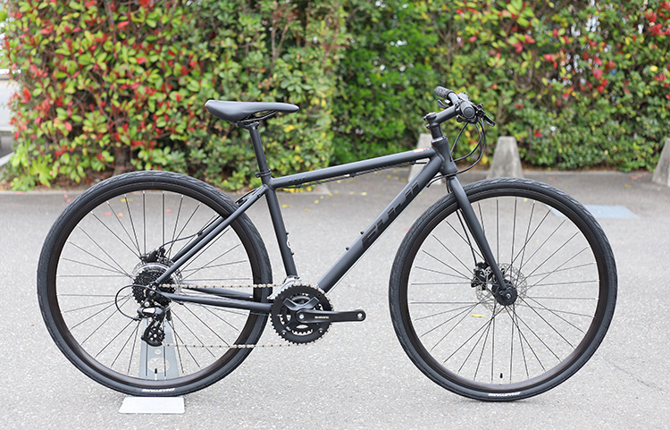 人気の万能クロスバイク FUJI(フジ) RAIZ 入荷 | TWOPEDAL (ツーペダル)