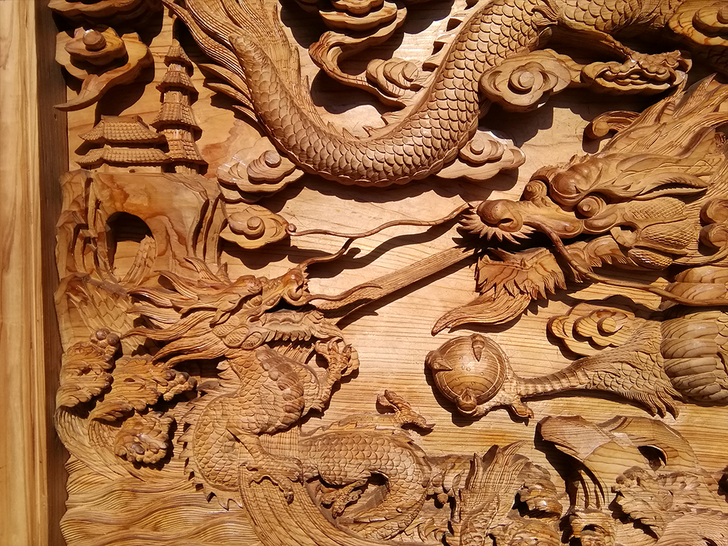 彫刻欄間の高原銘木店 ＞ 飾り・置物 ＞ 0774 龍の衝立 150cm×112cm