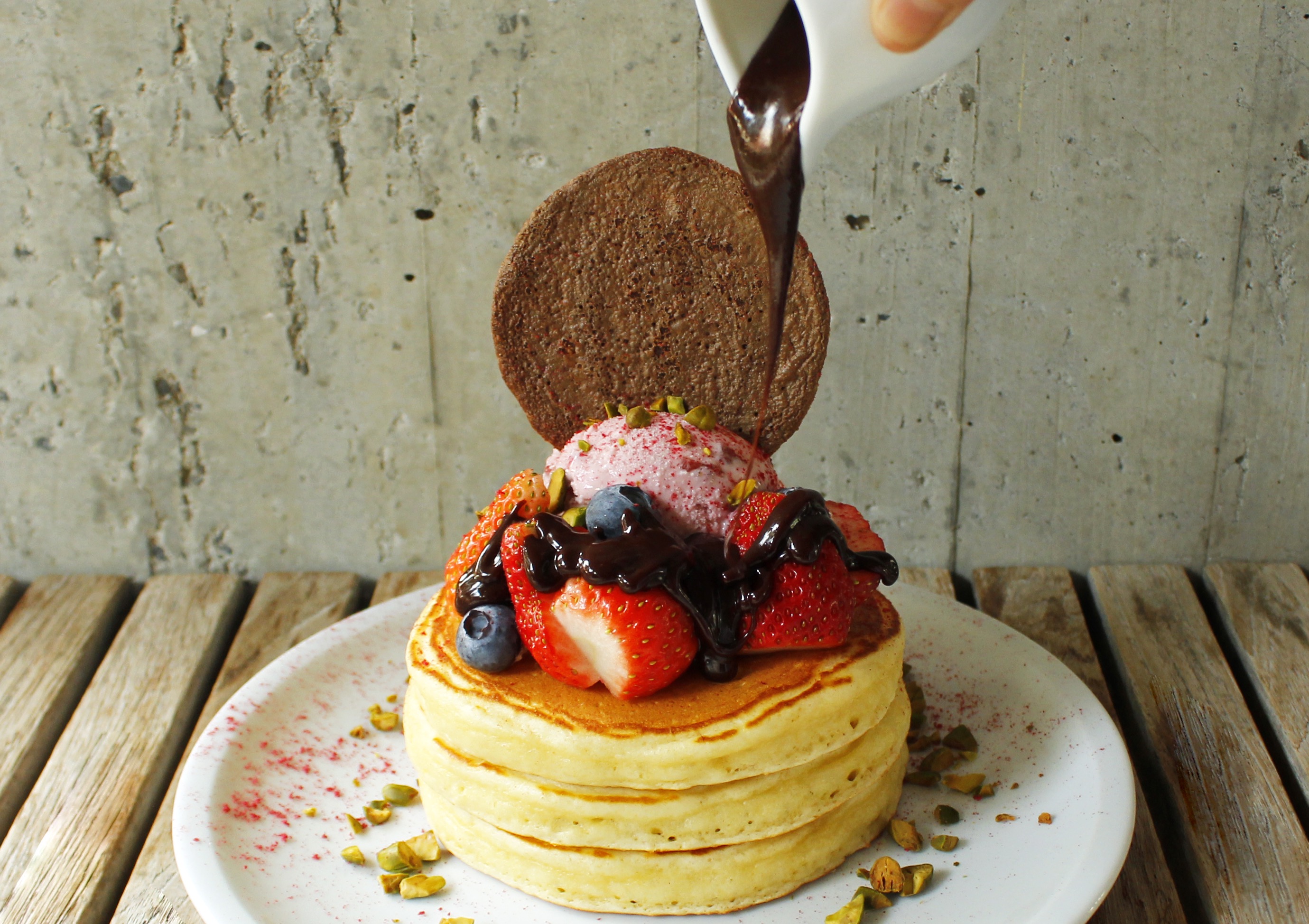 crisscross】バレンタインディー・スペシャルパンケーキ | NEWS