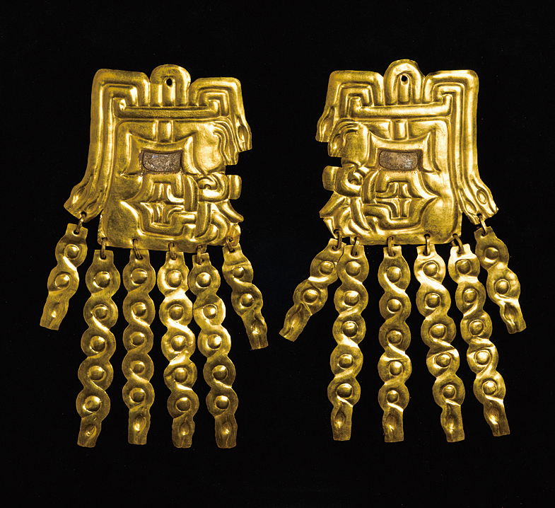A38 アメリカ大陸最古の黄金製装身具