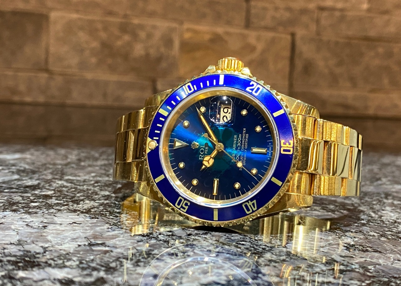 唯一無二の変色が魅力！！ 金無垢青サブマリーナー 16808 1981年