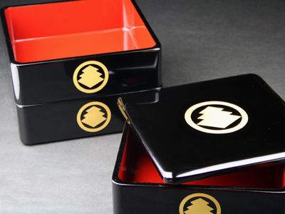 家紋付重箱 オーダーメイドで重箱に家紋をお付けします