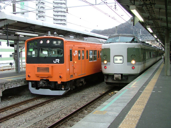 201系特集：高尾駅（中央線快速） - 日本の旅・鉄道見聞録-