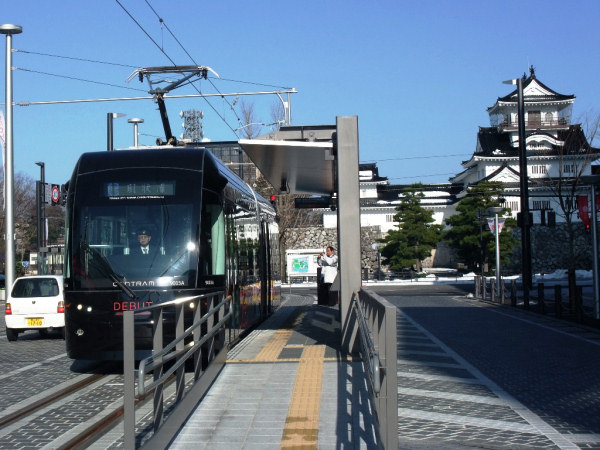 586．富山地方鉄道環状線「セントラム」開業！