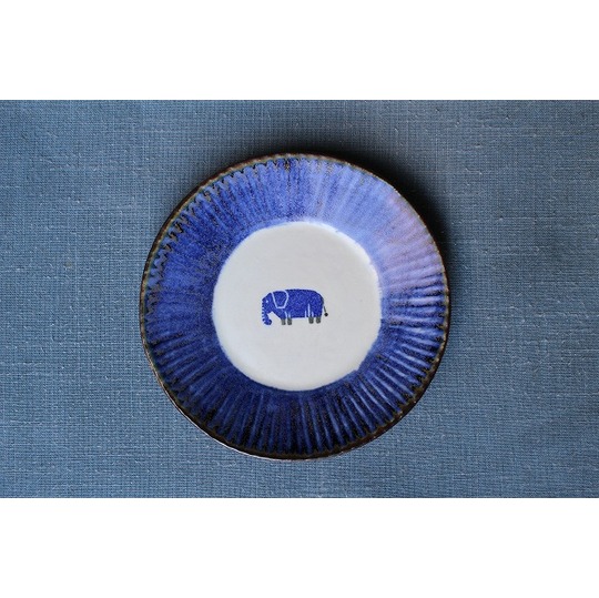 滋賀県信楽町で作陶されている信楽焼作家安見勇人さんの動物5寸皿