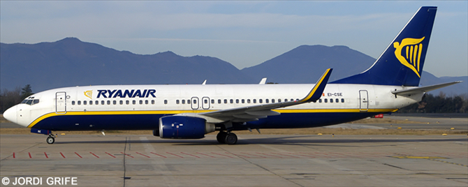 Ryanair Boeing 737-800 (Old Livery) | V1 Decals