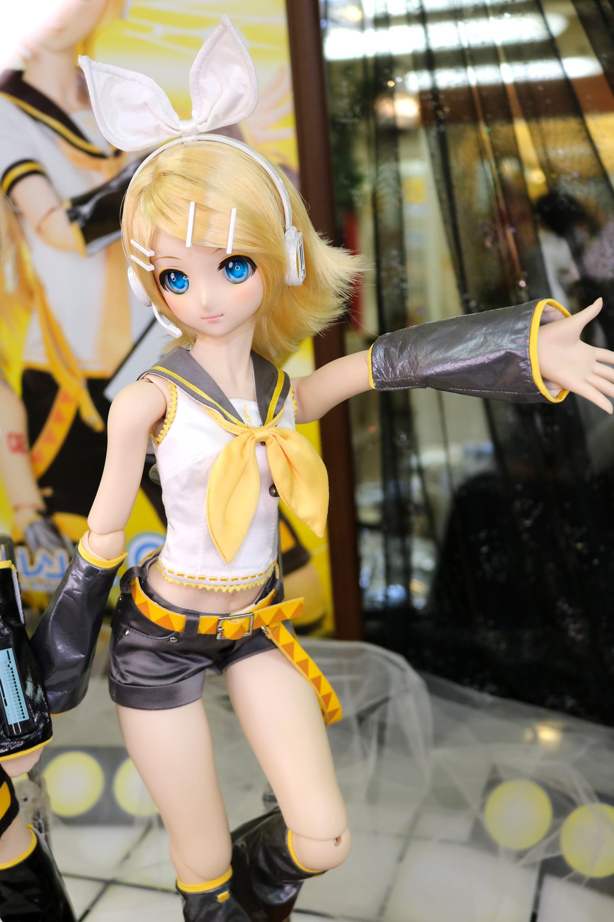 鏡音リン・レン」が皆様をお出迎え中です♪ | ドールポイント名古屋