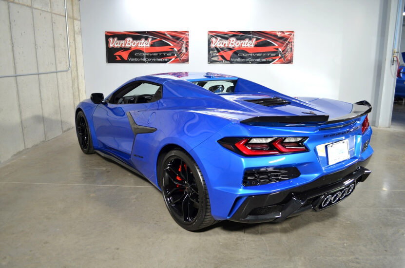 V12202 2025 Corvette Z06 Convertible Riptide Blue - Van Bortel