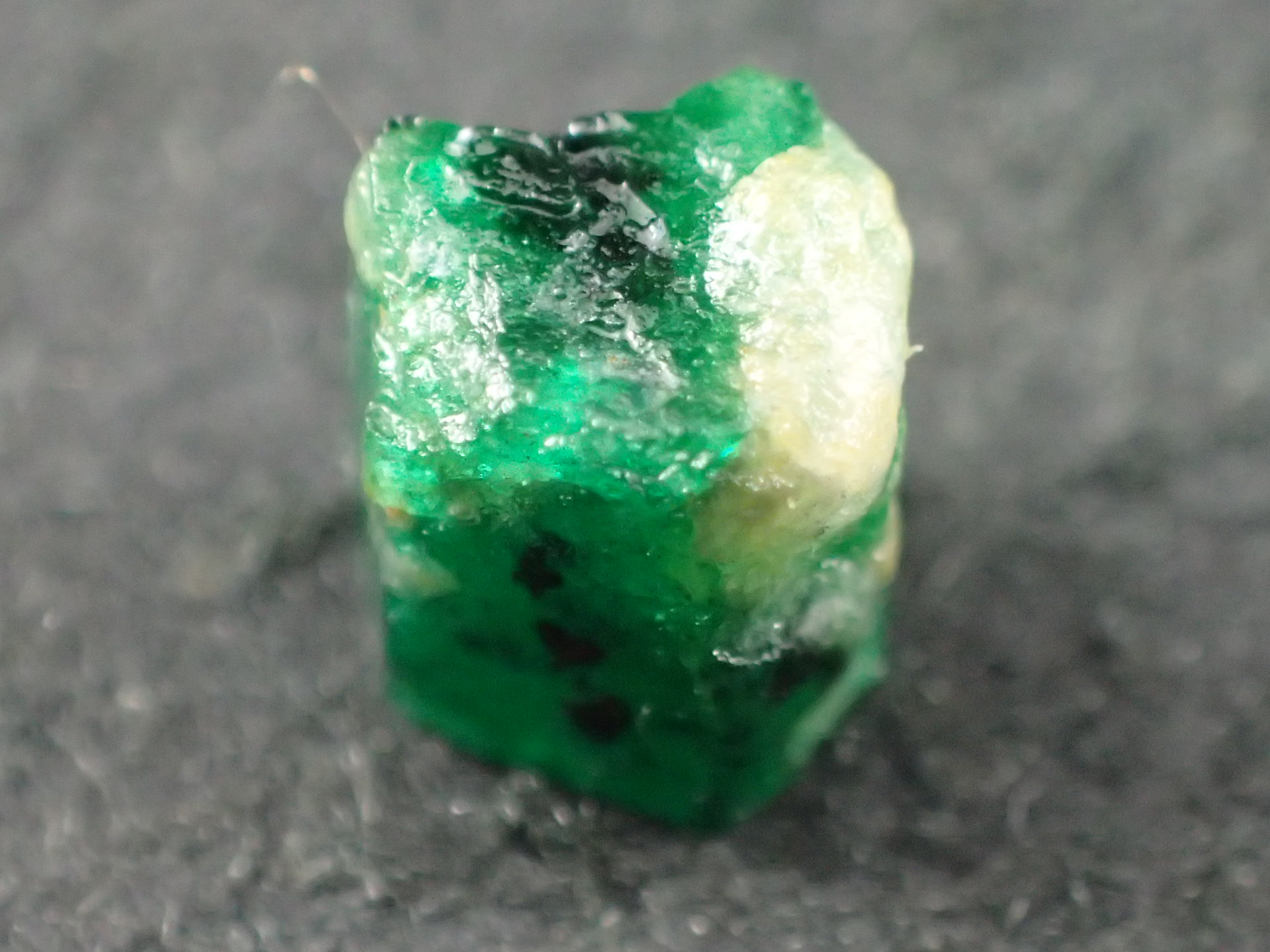 最高品質エメラルド(Emerald) /緑柱石ベリル パキスタン・スワート渓谷