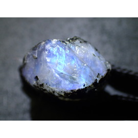 最高品質ロイヤルムーンストーン原石 スリランカ 産 ｜石の販売専門店