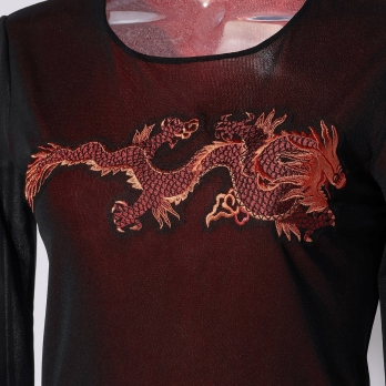 RED DRAGON EMBROIDERY ON STRETCH NETTING ブラウス｜VIVIENNE TAM