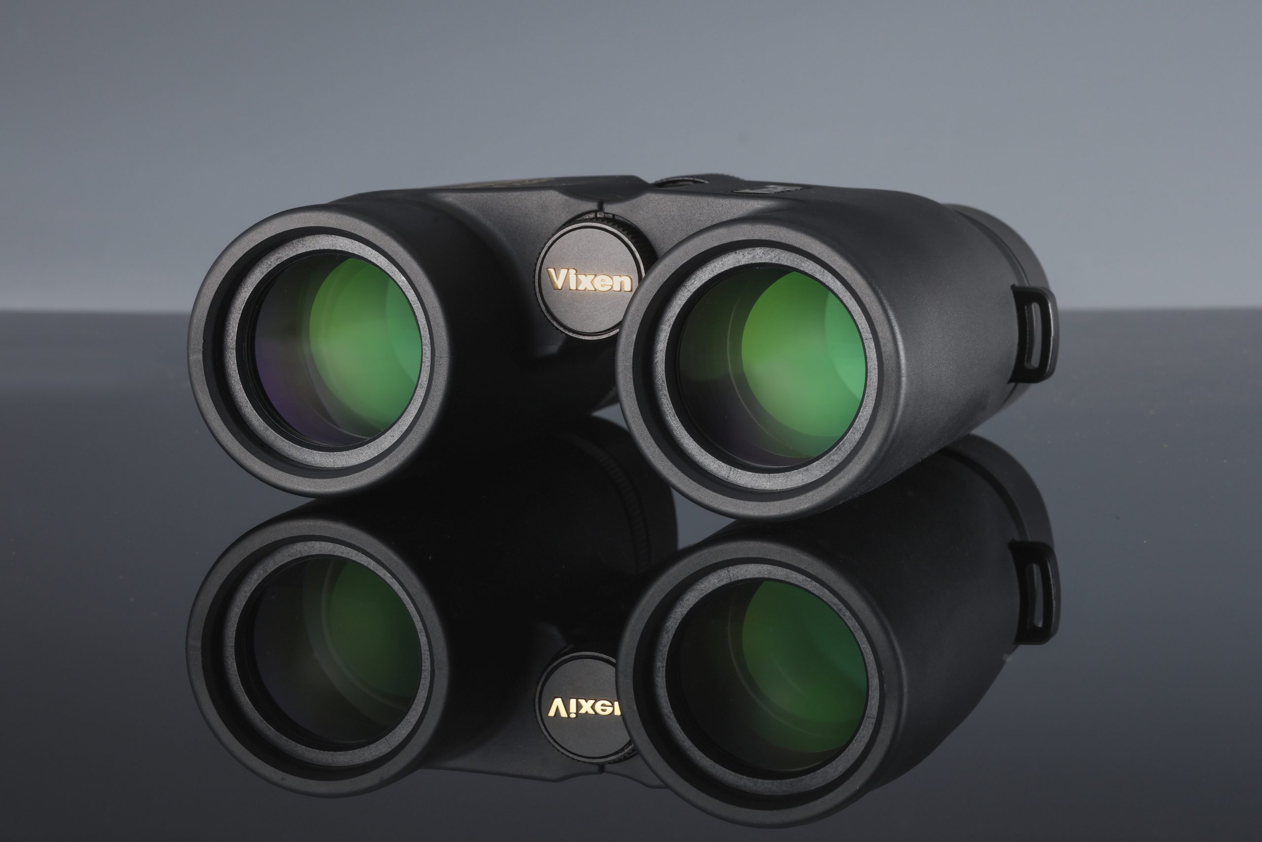 視線や表情までくっきり見たい”に応える。 安心の日本製ライブ双眼鏡