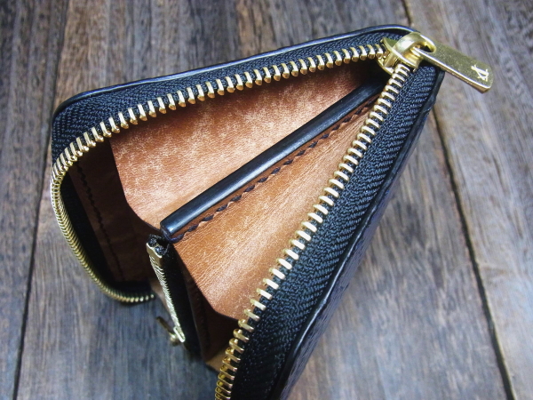 オーダーメイド＆ハンドメイドのレザークラフト工房 Xartifact