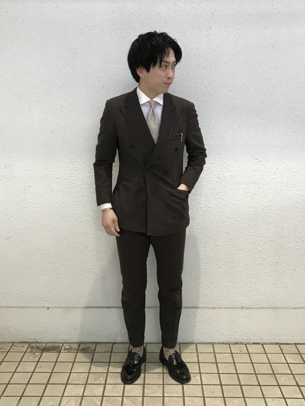 ブラウン（茶色）スーツの魅力とは？ 魅力や着こなすときのポイント