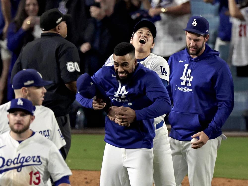 ドジャースのテオスカー・ヘルナンデスとは…大谷翔平にヒマワリの種