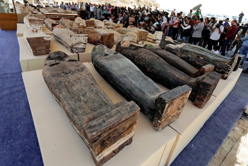 エジプトでミイラが入った木棺250基発見、2500年前に埋葬か