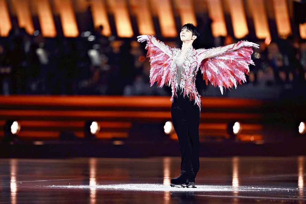 羽生結弦さん初の単独公演GIFT、4回転ジャンプ華麗に…東京ドーム