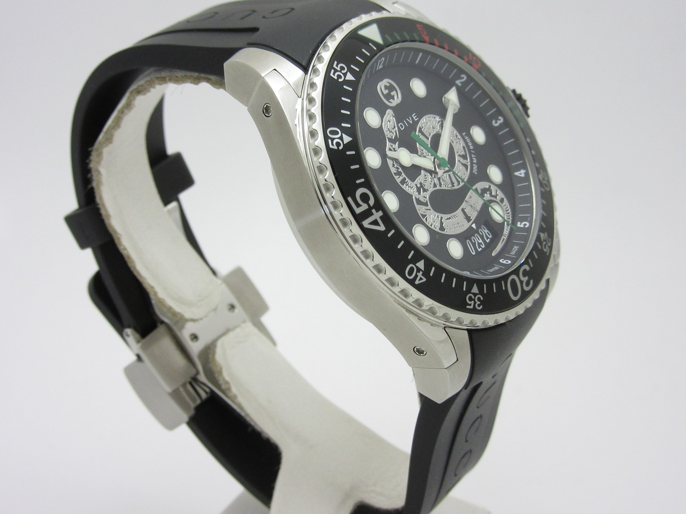 グッチ GUCCI ”ダイヴ スネイク” Ref-136.2 メンズ45mm 200m防水 QZ 取