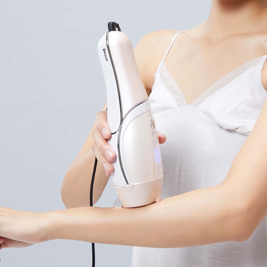 YAMAN 脱毛器 シルバー 3つのアタッチメント付き 美品！YAMAN 脱毛器