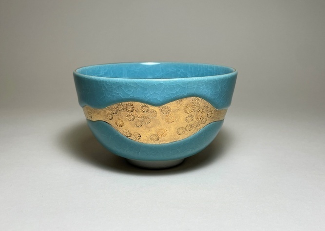 抹茶碗 貫入金彩三島 ブルー（かんにゅうきんさいみしま ブルー）｜京