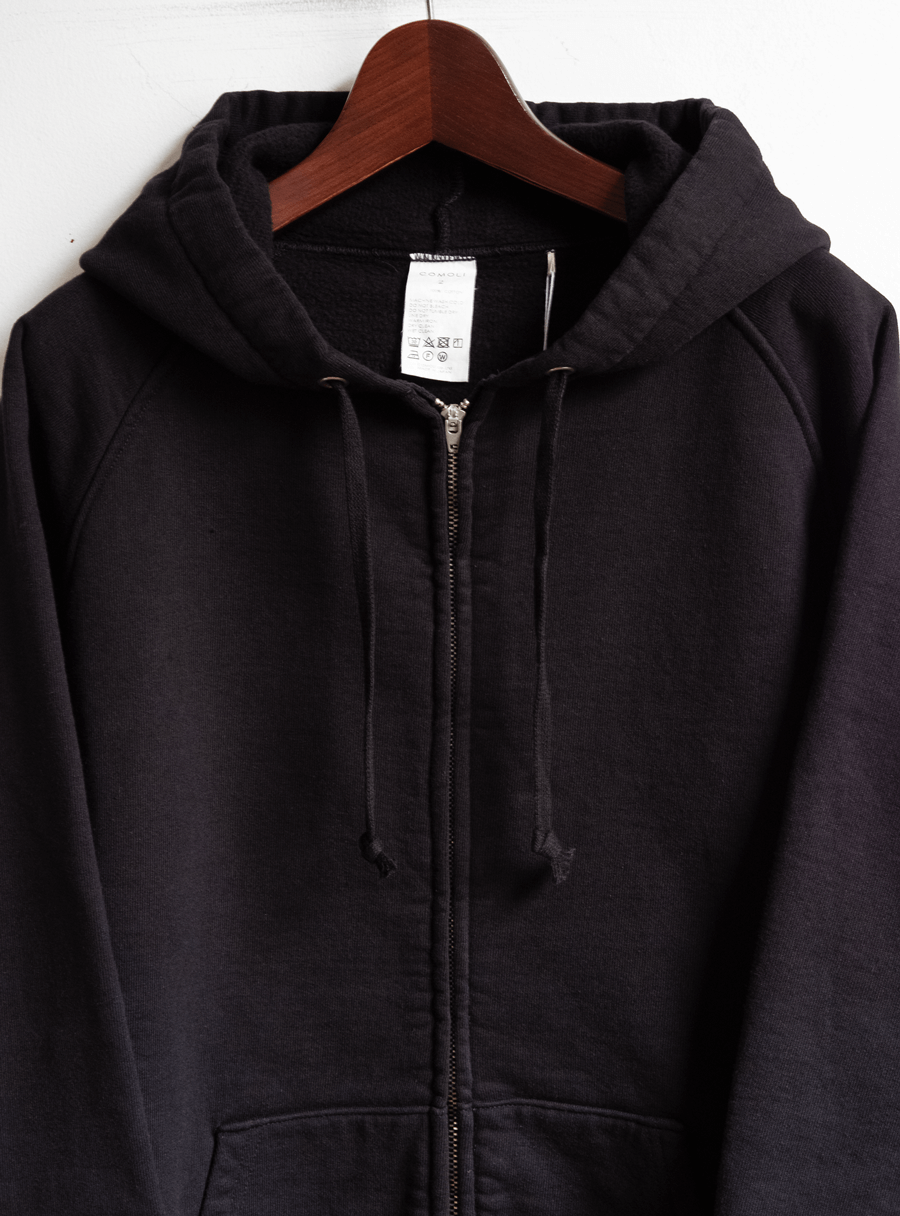 COMOLI コットン吊裏毛 ジップパーカ | 大阪心斎橋のメンズ洋服の