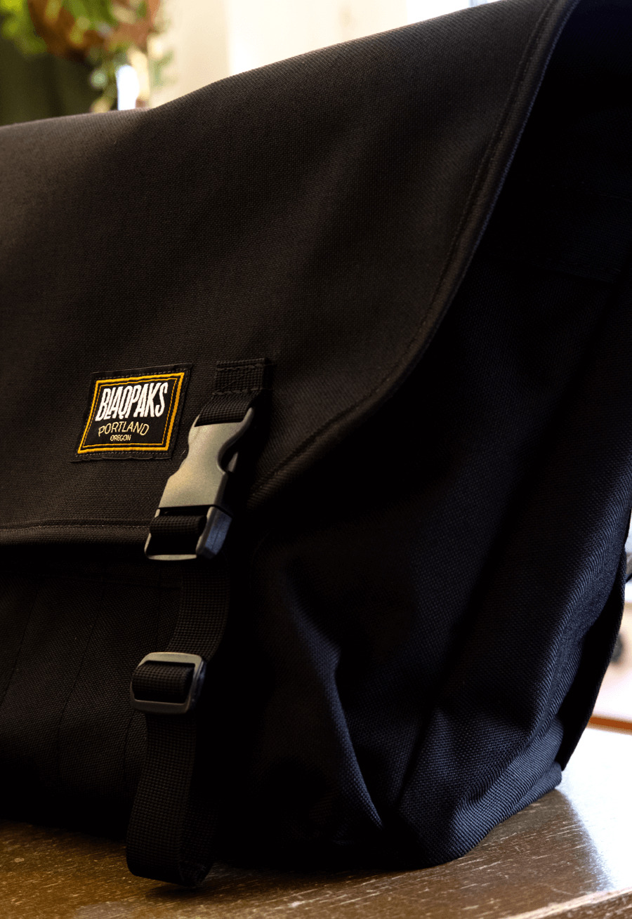 BLAQPAKS AP Messenger Bag | 大阪心斎橋のメンズ洋服のセレクト