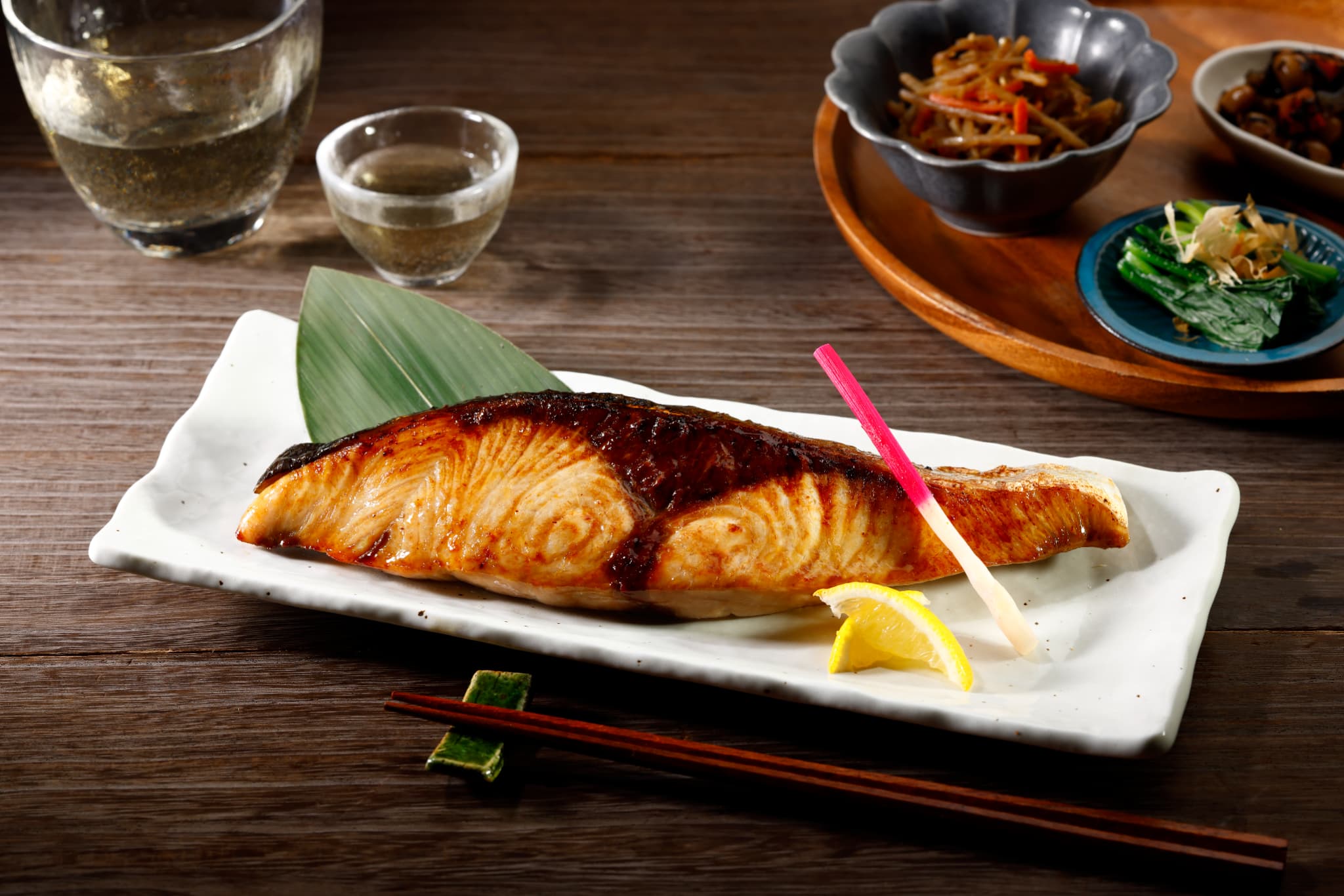 焼いてある銀だらのひもの