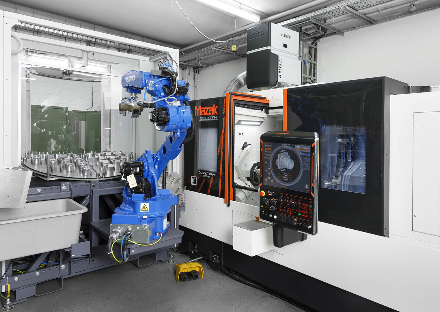 Machine tools at Mahlo automated by a RILE mobile cell in