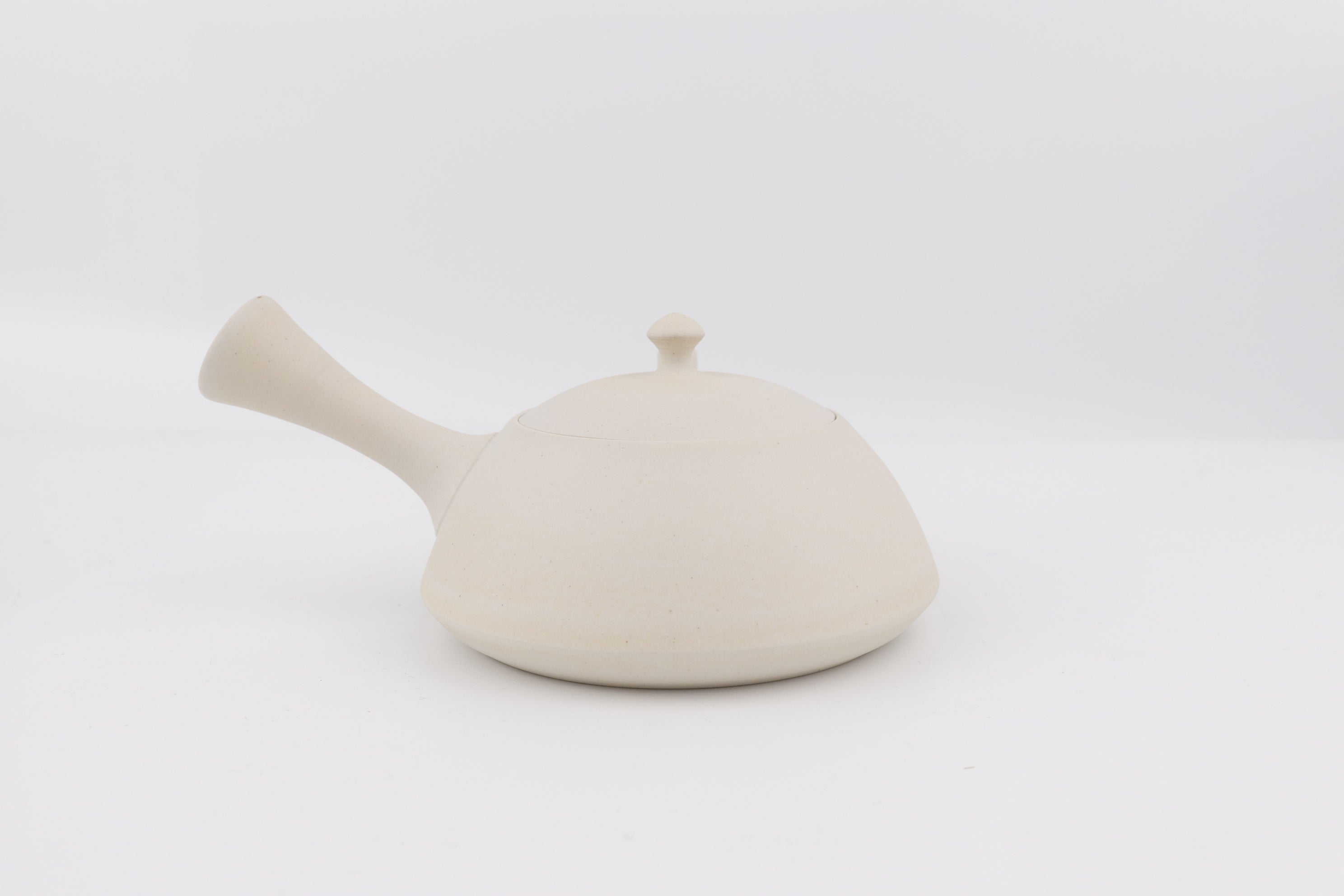 藤田徳太】白泥平型急須 (常滑急須) - 日本茶専門店YUGEN
