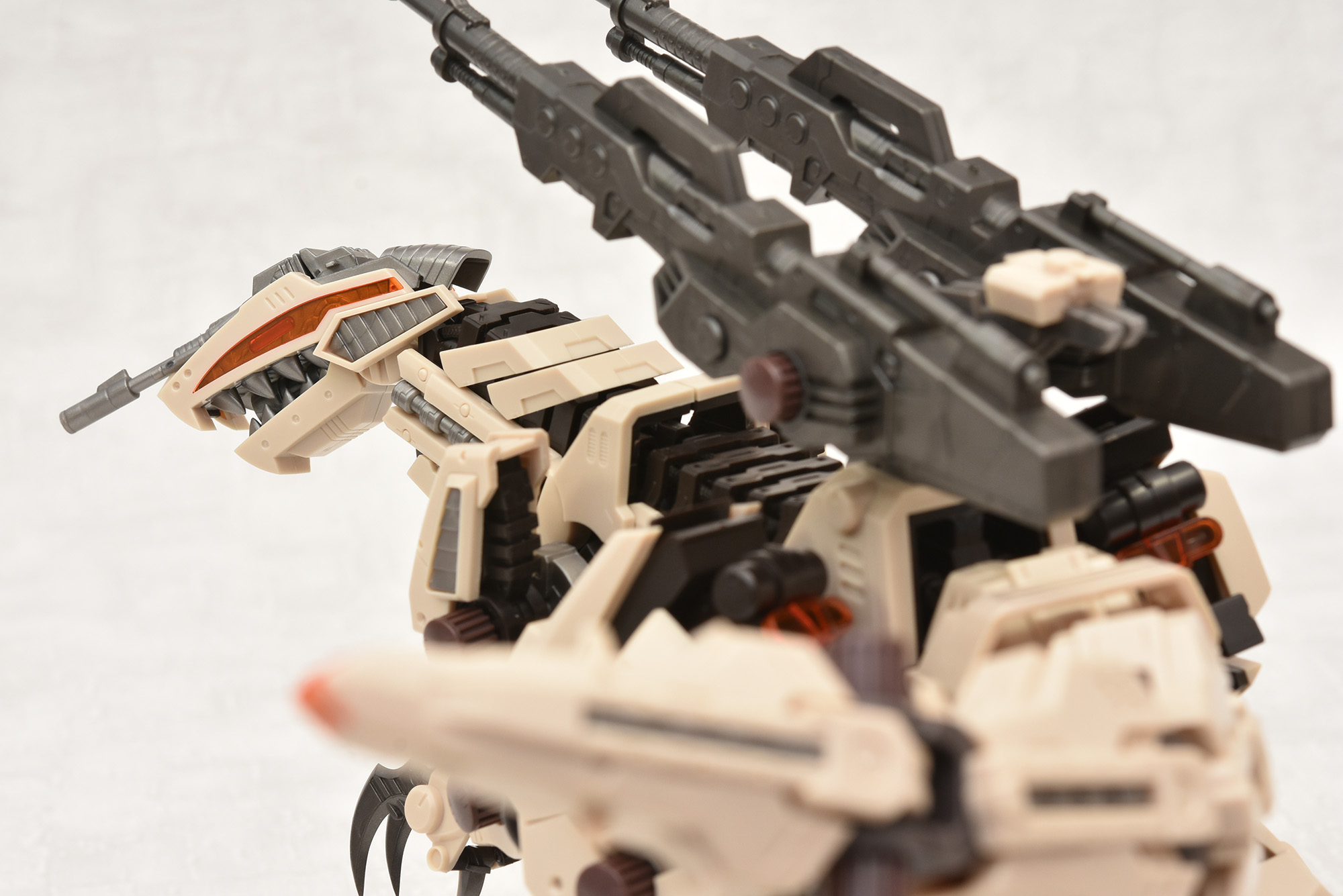 ゾイドワイルド】ジェノザウラー ボーンカラーVer. レビュー