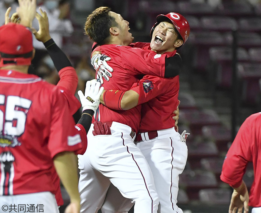 2年ぶり首位打者へ！ 広島・鈴木誠也。“ミスター赤ヘル”支えた5番の