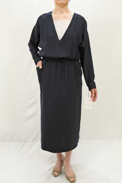 ポリレーヨンVネックWゴムギャザーカーゴストレートワンピース 商品詳細