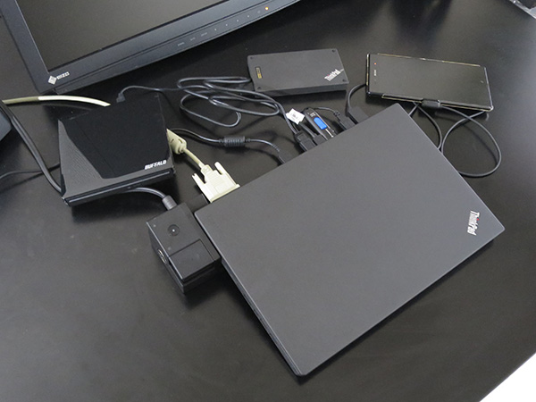 ThinkPad X260 ウルトラドックをドッキングしてデュアルモニター