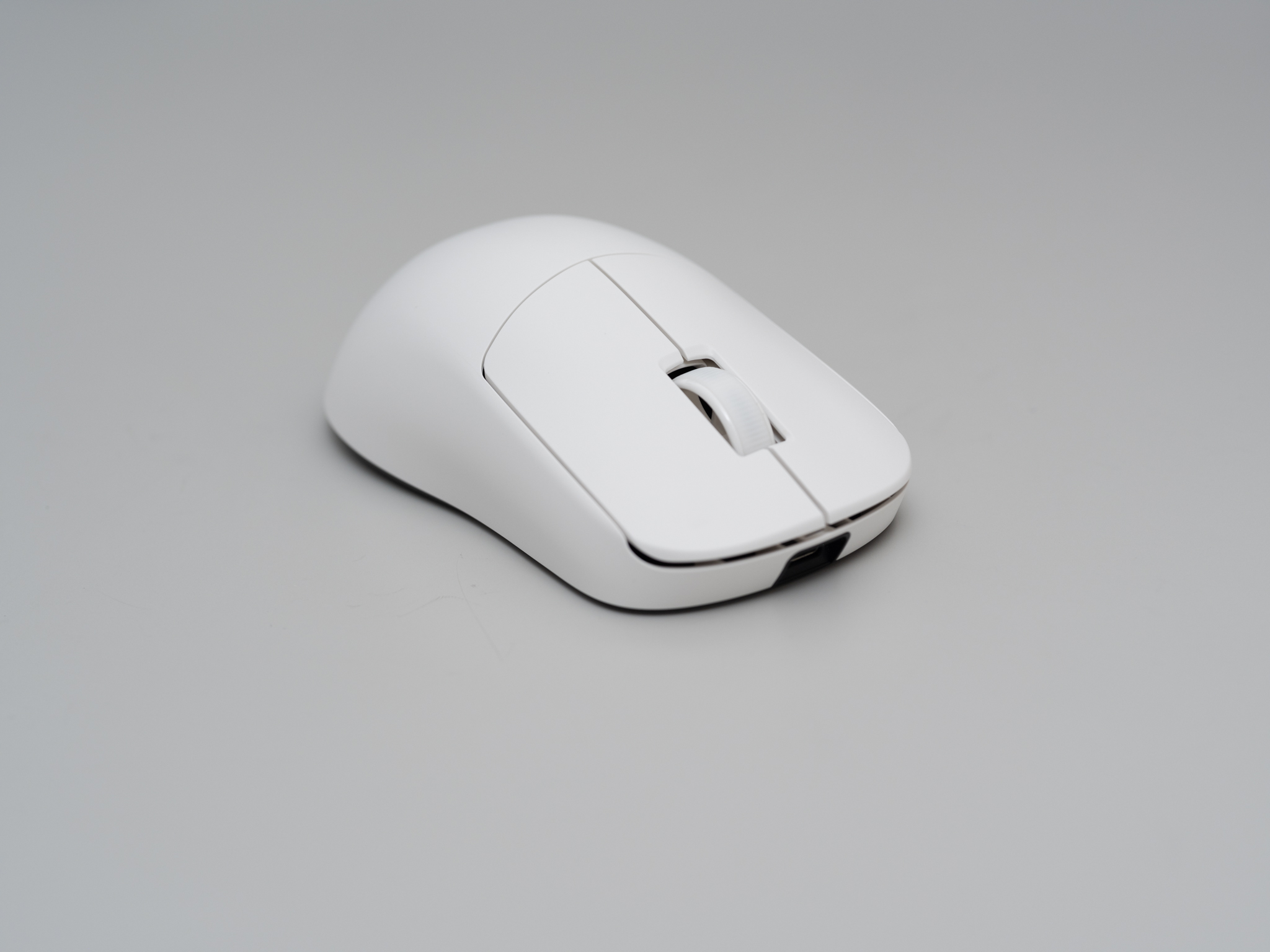 AIM1 時雨レビュー：約47gと軽量ながら高耐久、オールホワイト