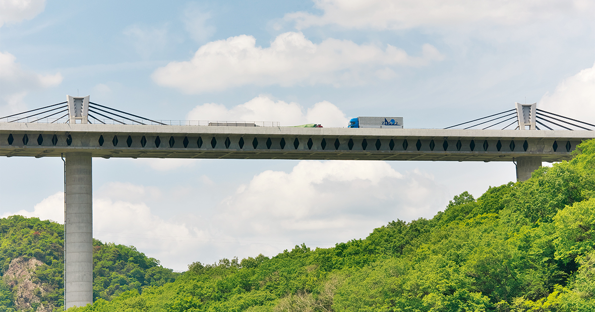 世界初の構造が生むしなやかな橋 | 日経クロステック（xTECH）