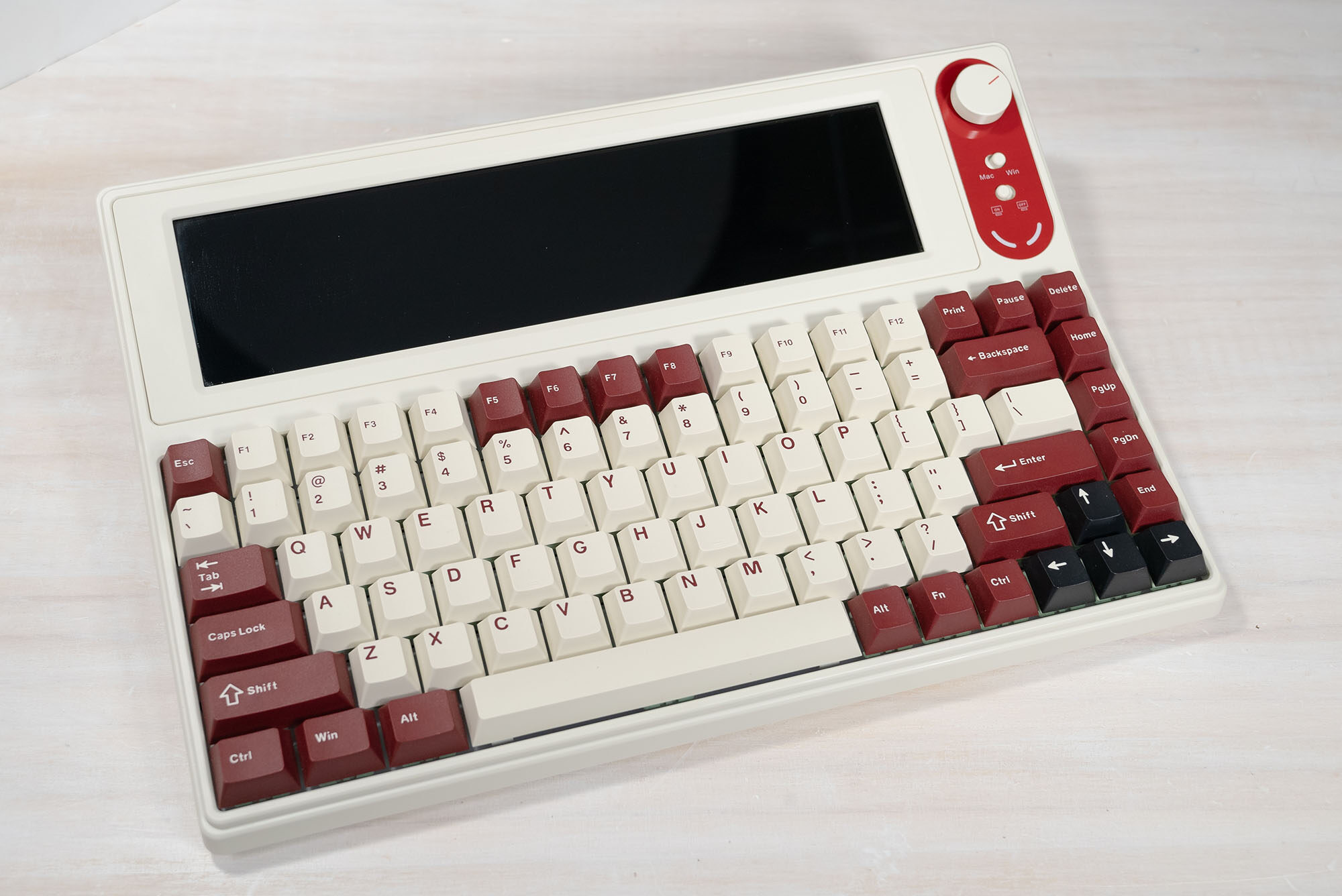 ディスプレイ一体型のロマン系キーボード！Ajazz AKP846レビュー（商品