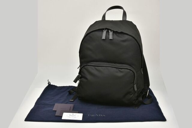 駅南やまご質店オンラインショップ / プラダ トライアングルロゴ