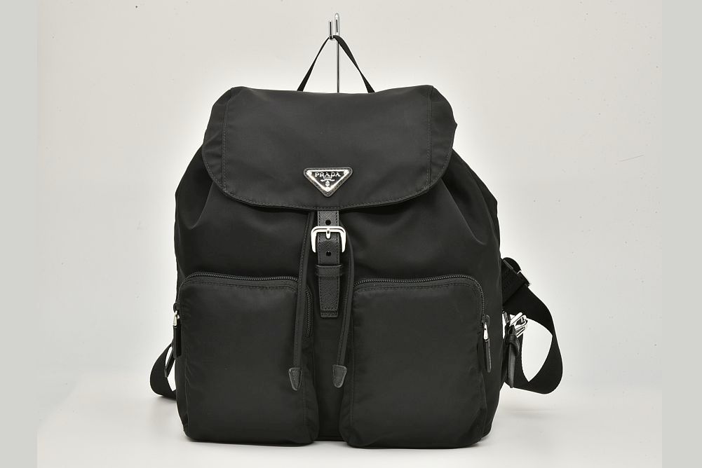 駅南やまご質店オンラインショップ / プラダ トライアングルロゴ