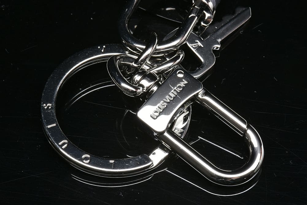 駅南やまご質店オンラインショップ / ヴィトン キーホルダー LVロック