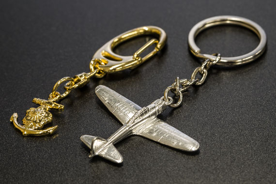 メタル製キーホルダー 2点セット （零戦と桜錨） - 戦艦大和ショップ