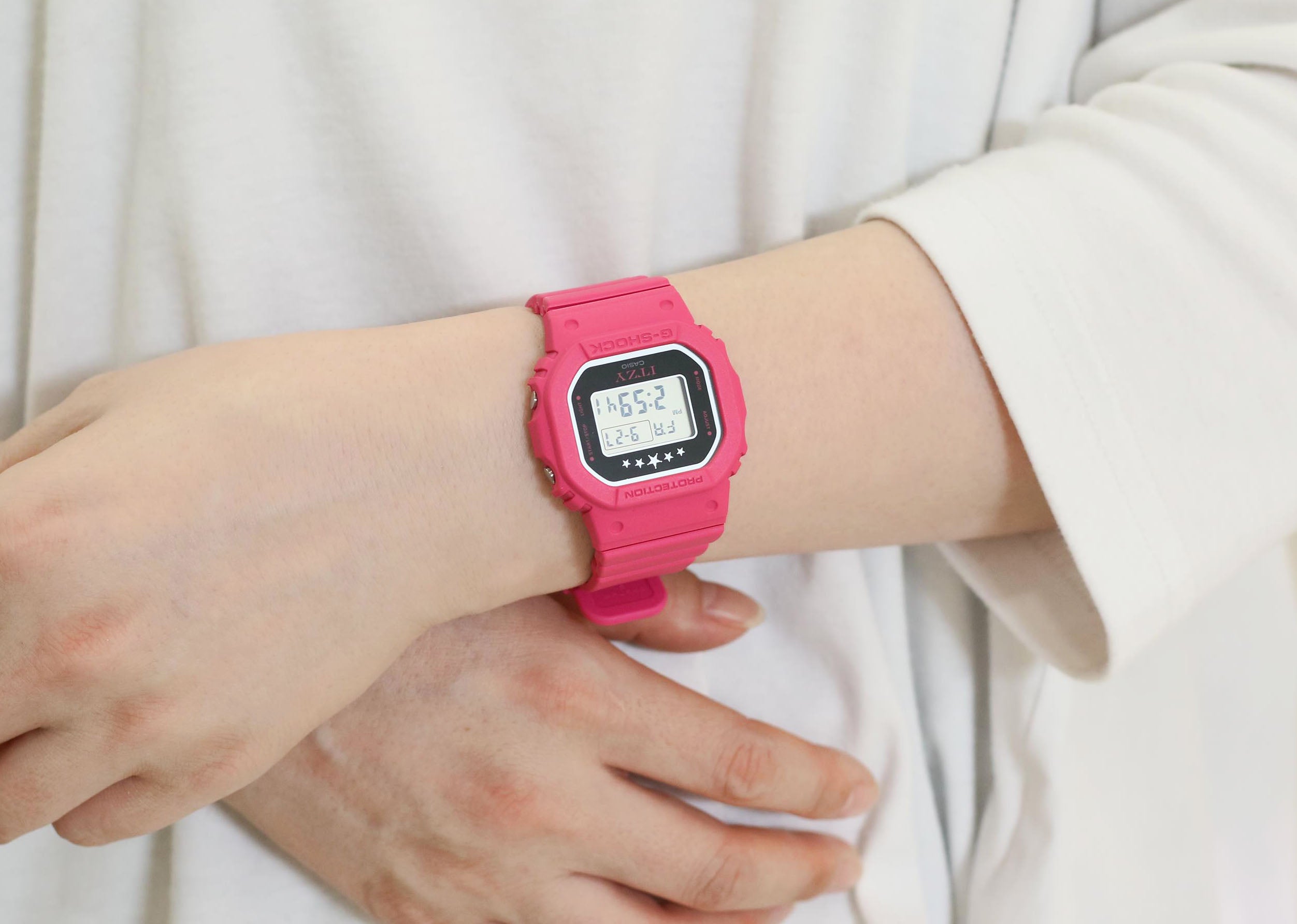 カシオ Gショック ITZYコラボレーションモデル GMD-S5610IT-4AJR CASIO