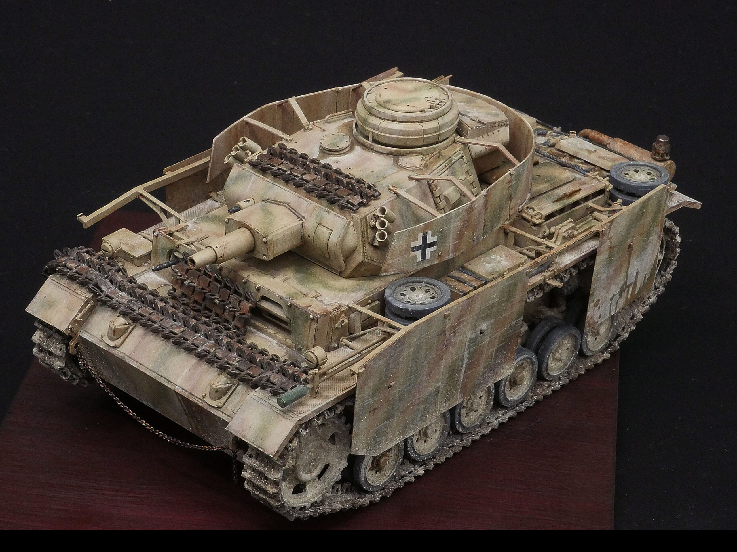 1/35 タコム Ⅲ号戦車N型TAKOM Pz.Kpfw.Ⅲ Ausf.N Sd.kfz.141/2