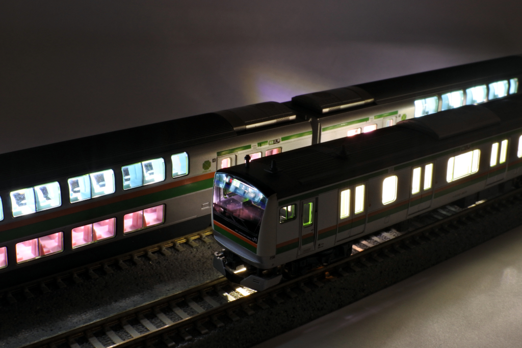 KATOのE233系3000番台で首都圏再現を実現 製品構成と模型ディテールを