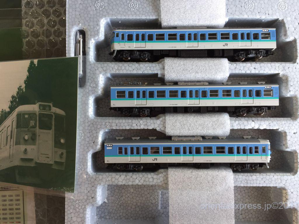 KATO最新鋭機 115系1000番台長野色入線です。KATO 10-1428 / 10-1429