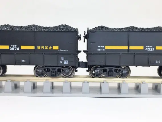 セキ3000（石炭積載）が入線しました。スポーク車輪に交換も kato 8028