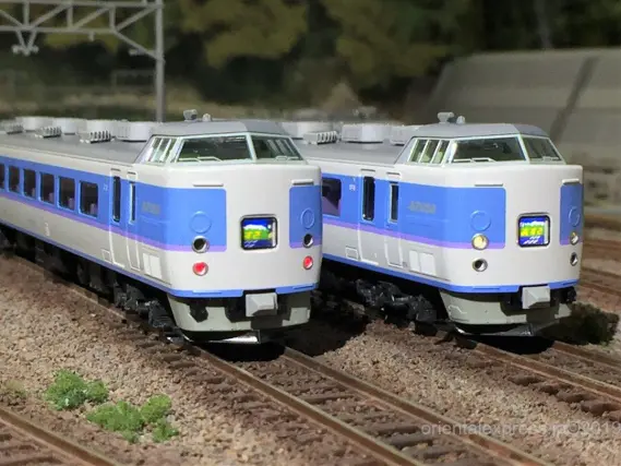 新!! 189系「グレードアップあずさ」入線です。KATO 10-1525 / 10-1526