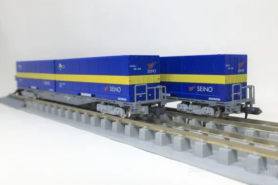 西濃運輸コンテナ付き コキ107が入線しました。TOMIX 97902 限定品 4両